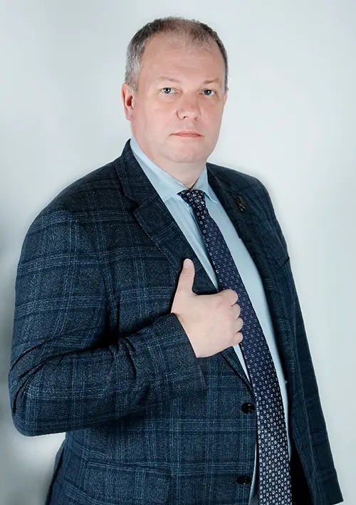 Адвокат Комев Руслан Сергеевич